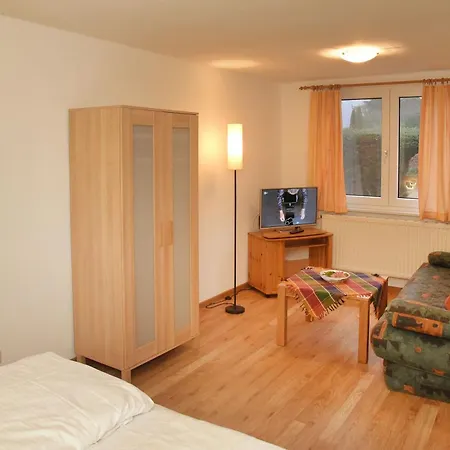 Thur Apartment *